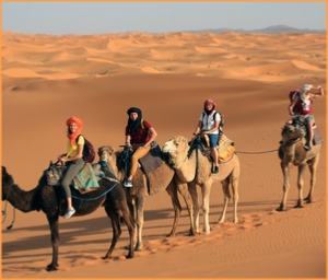 viajes privados en el desierto de Fez a Merzouga, circuitos de 4x4 Fez a Marrakech y Sahara